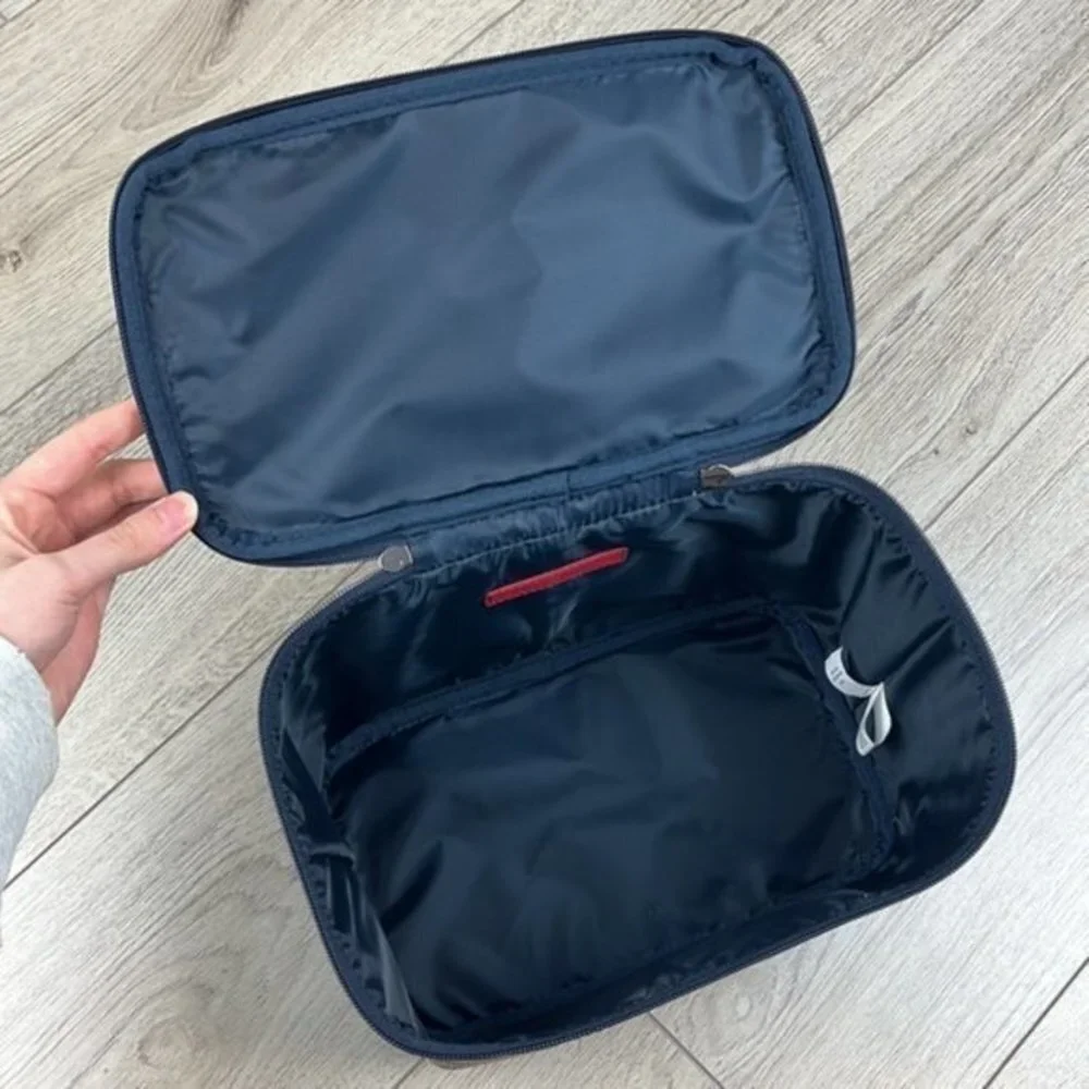 Tommy Hilfiger Cosmetic Travel Bag Blue, Red & White - Picture 5 of 8